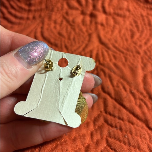 Vintage Avon Gold and Pink Rose Earrings - Picture 2 of 4